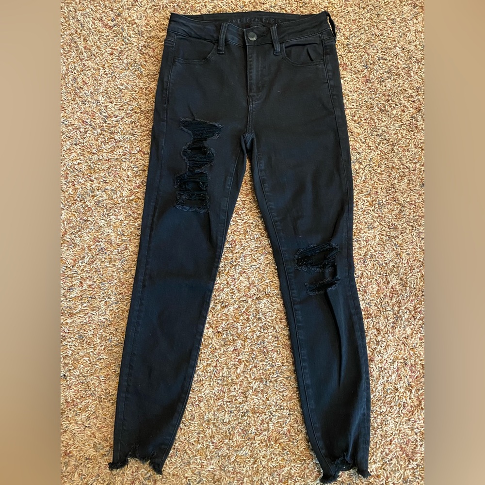 American Eagle Hi-Rise Jegging Crop Black Jean with Distressed Hems
